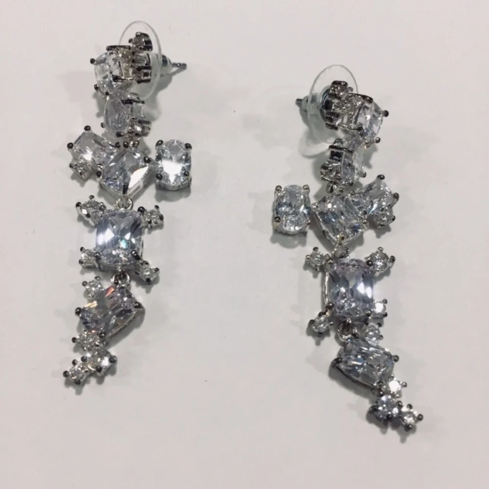 ANNE KLEIN Long Dangling Crystal Link Silver Tone